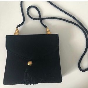 BLACK CROSS BODY BAG🖤